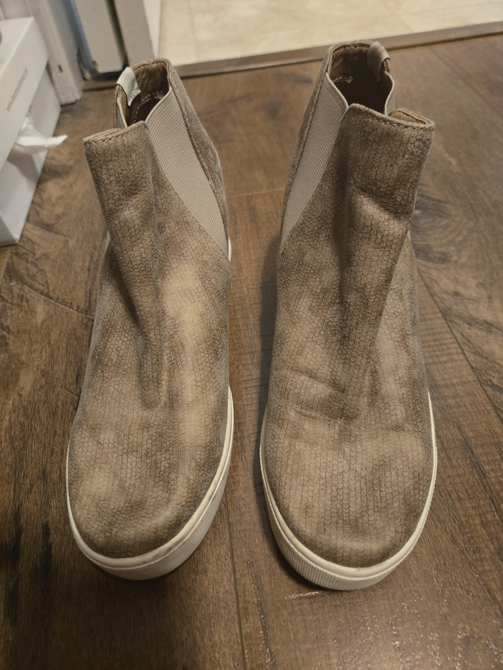 Women’s Slip-On Suede High-Top Sneakers - Taupe